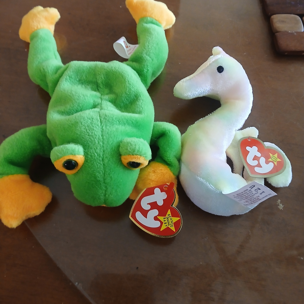 Ty Plush Frog and Seahorse - Green and White
